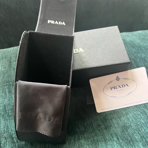 Prada PR 14YS - Picture 3 of 7